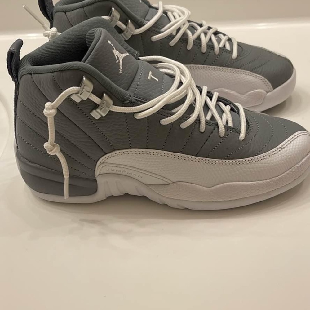 Jordan Kids Sneakers in Gray and White